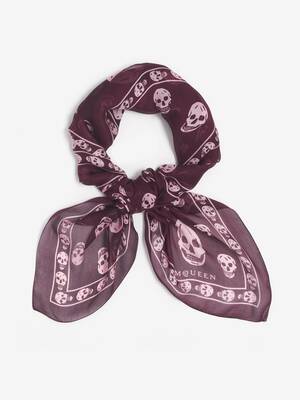 【送料&関税込】Alexander McQueen Foulard In Black Silk Alexander McQueen Foulard In Black Silk | italist