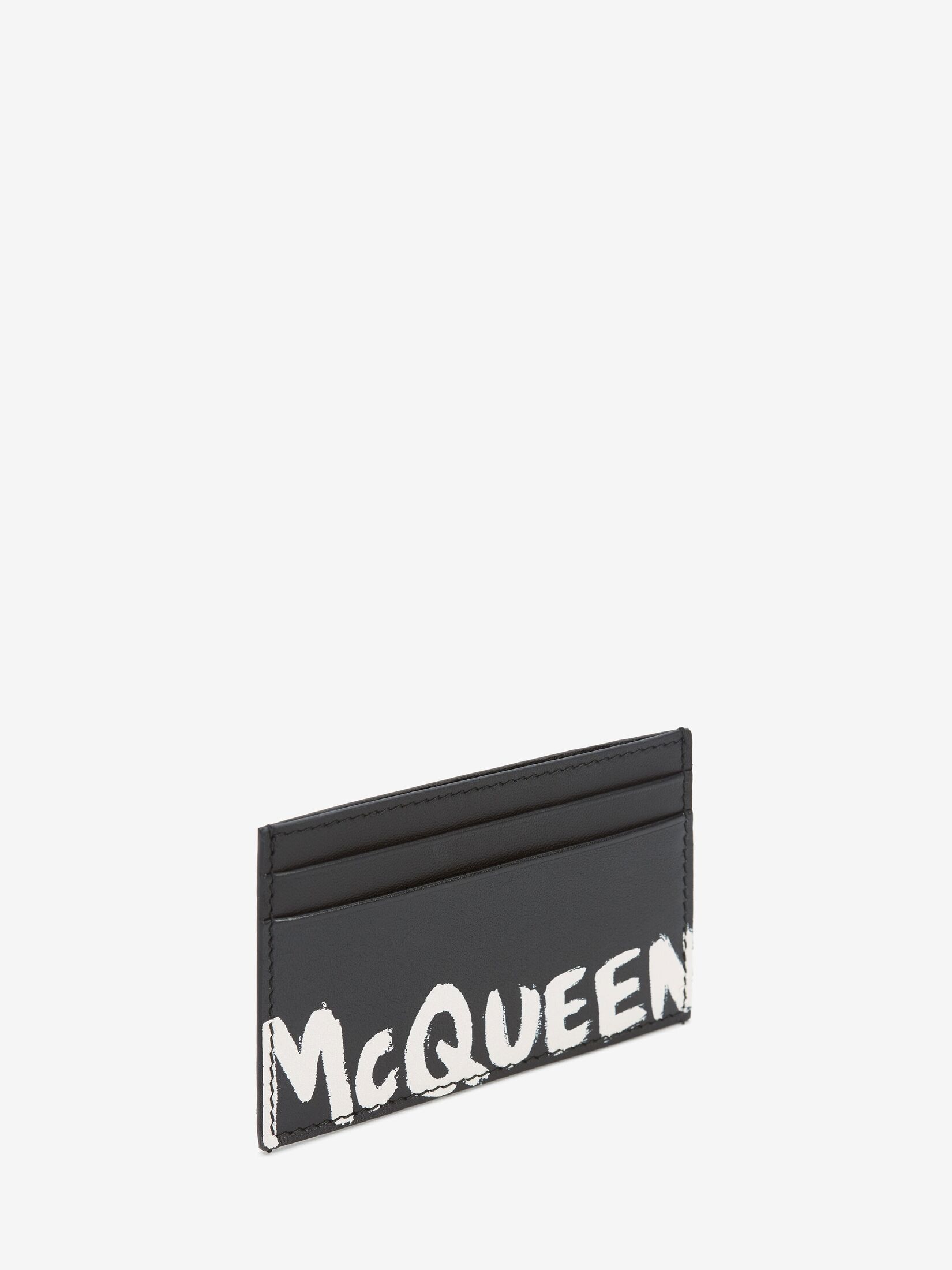 Kartenetui mit McQueen-Logo als Graffiti