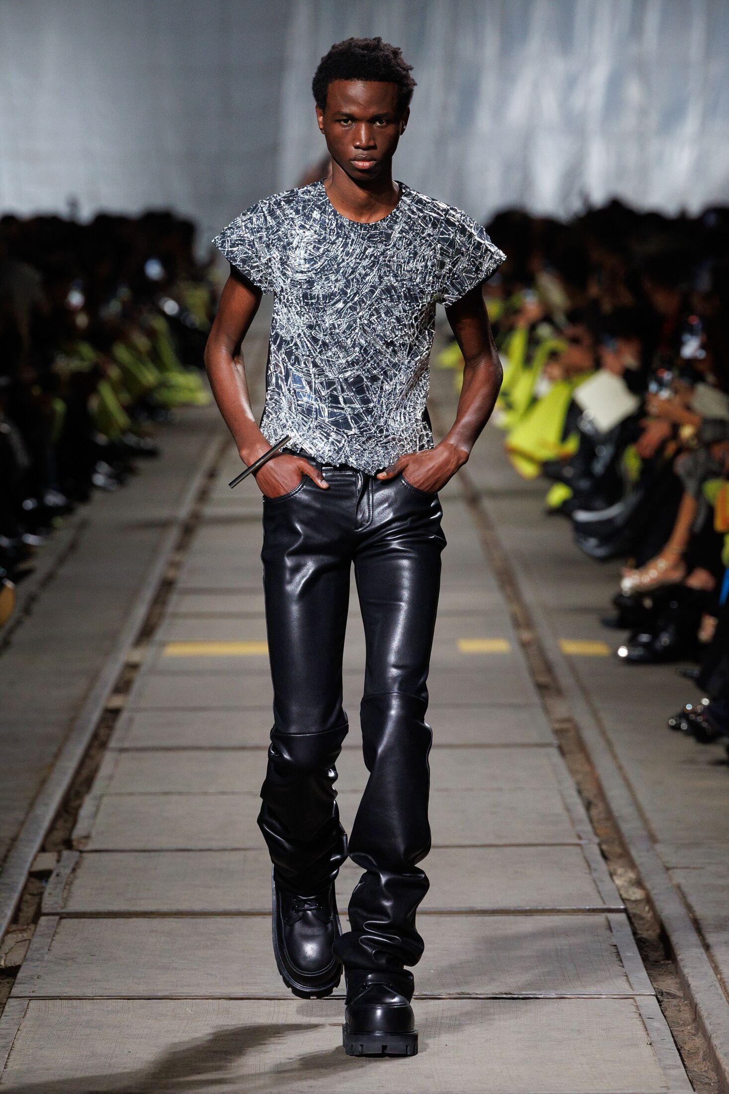 Page: Collection > AW24 Runway > Gallery > Look 42