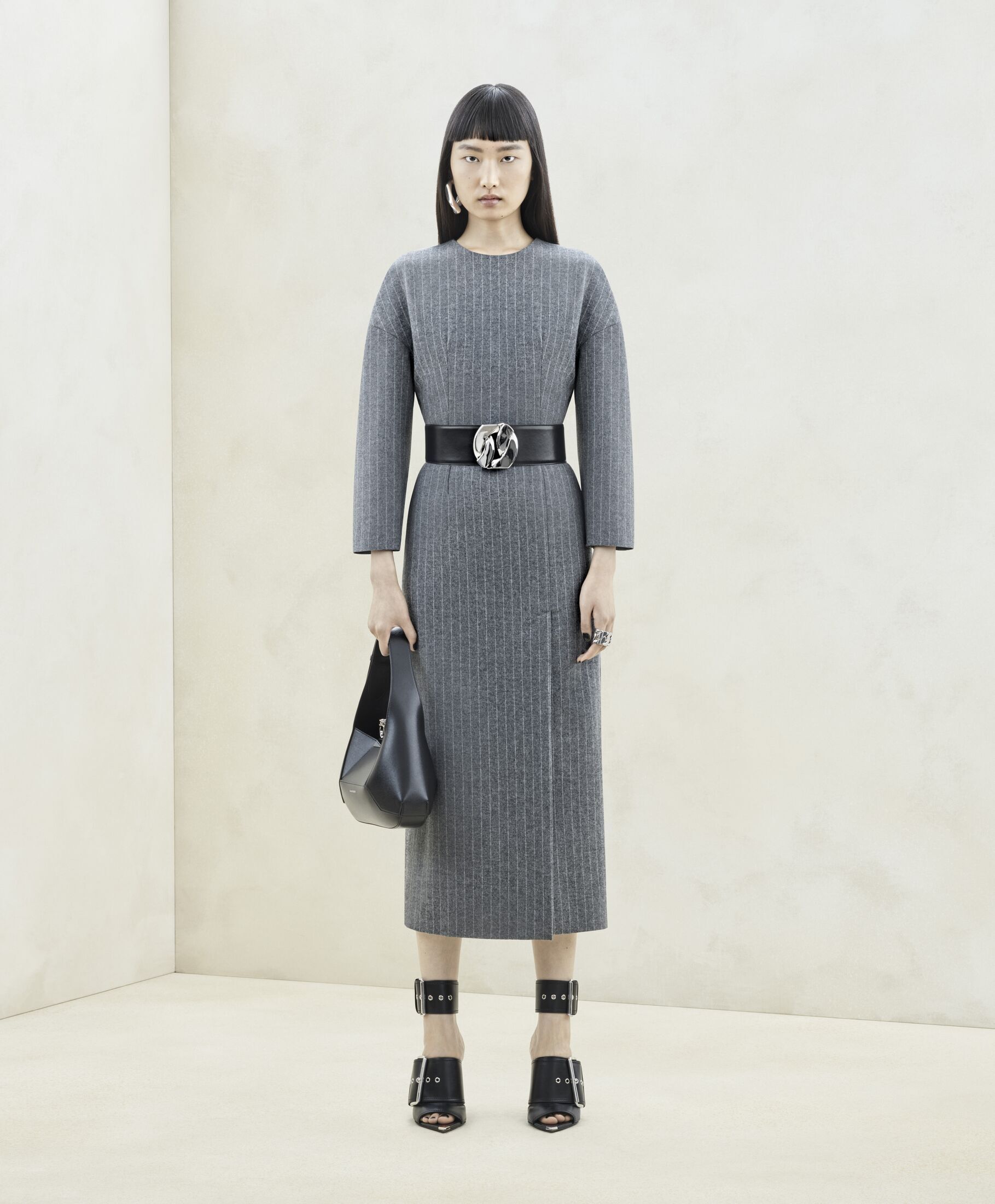 Page: Collection > AW23 > Looks > Grid > Look 8