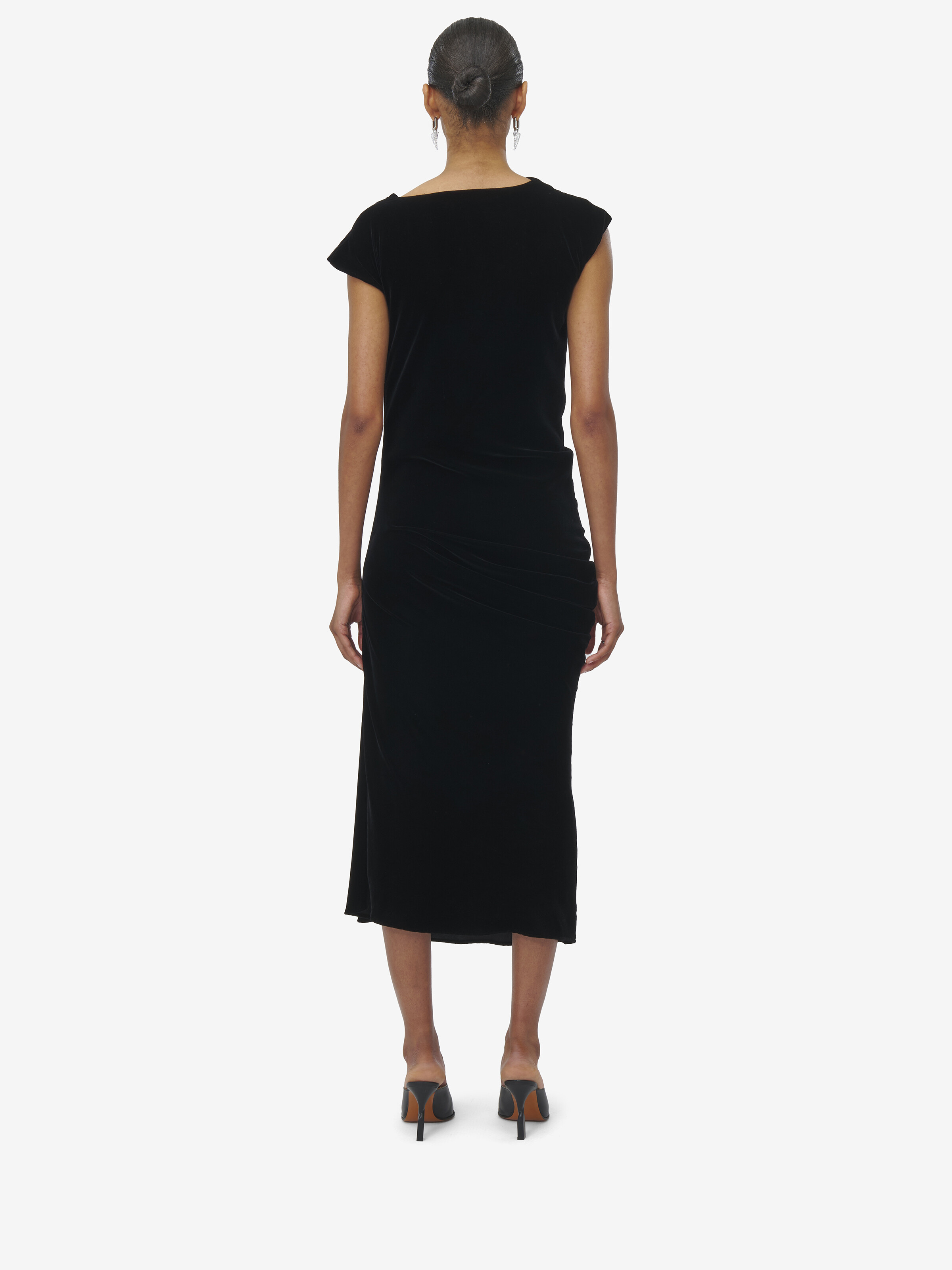 Abito asimmetrico drappeggiato