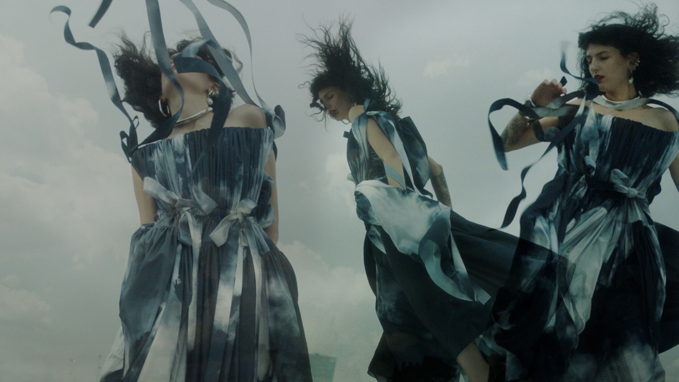 Alexander McQueen | Designer Fashion and Luxury Clothing