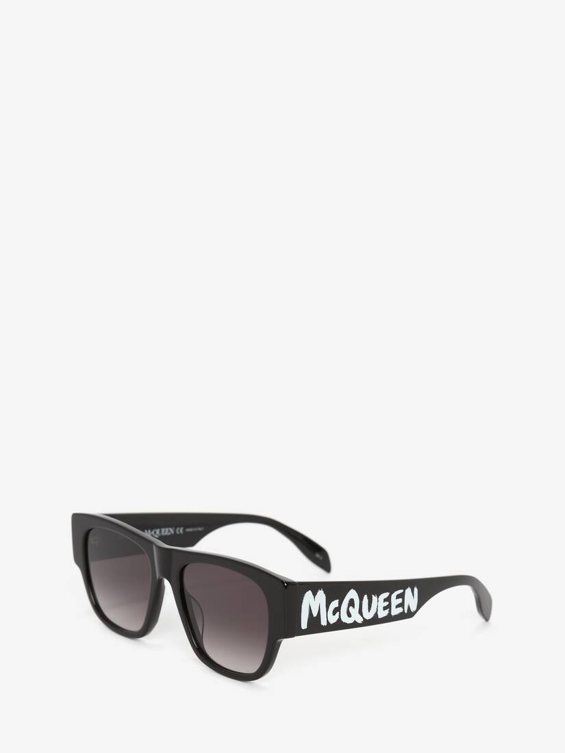 McQueen Graffiti レクタンギュラー サングラス ブラック/ホワイト Alexander McQueen JP