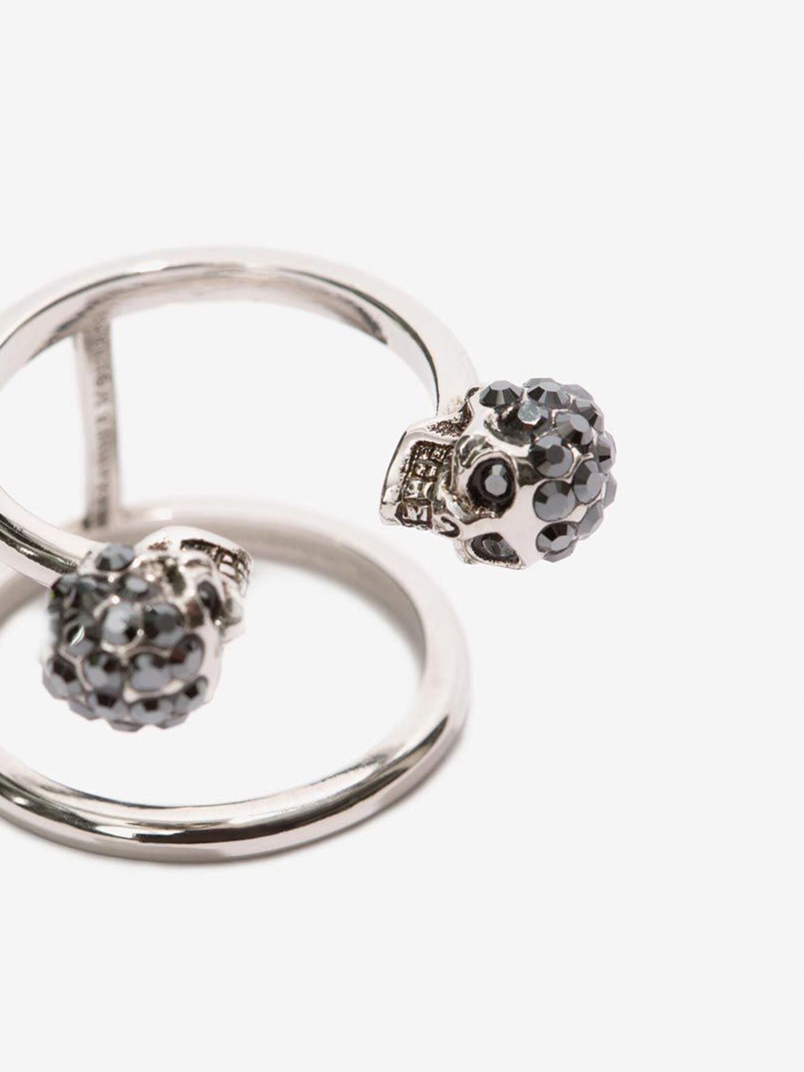 Twin skull double ring
