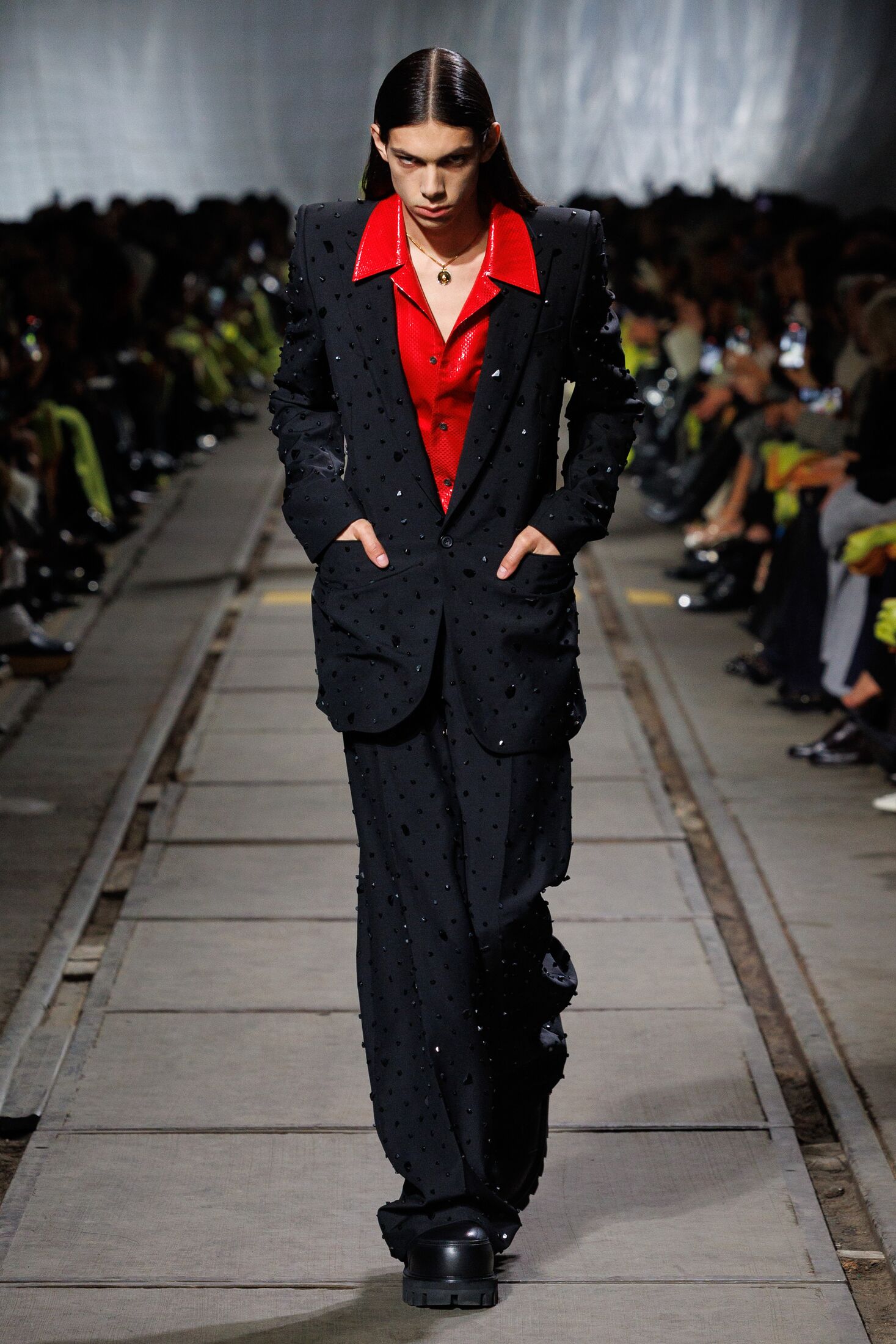 Page: Collection > AW24 Runway > Gallery > Look 49