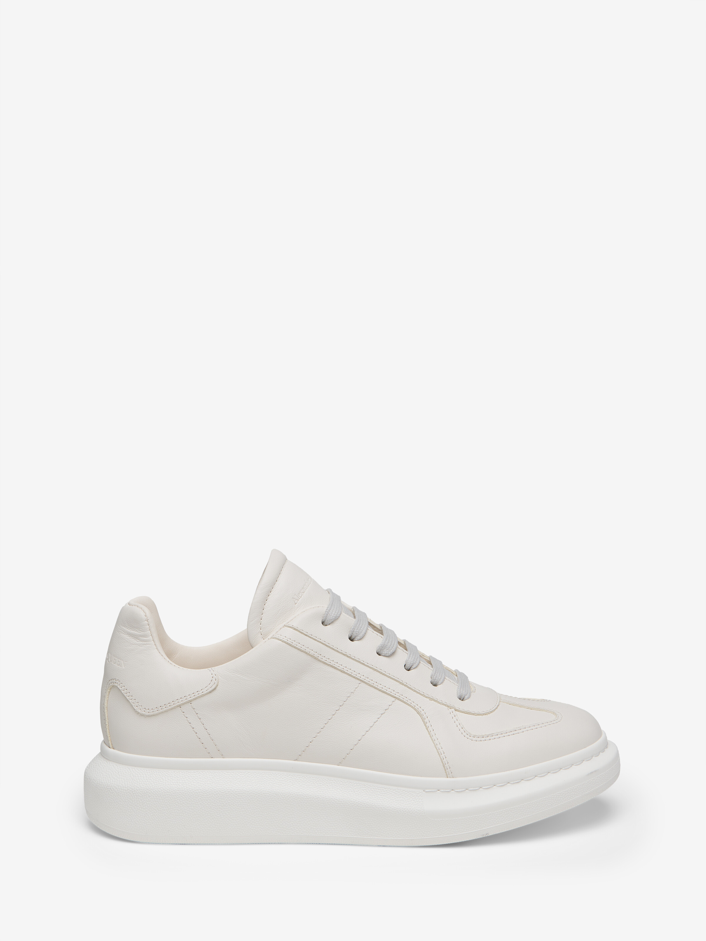 Oversized Retro Sneaker