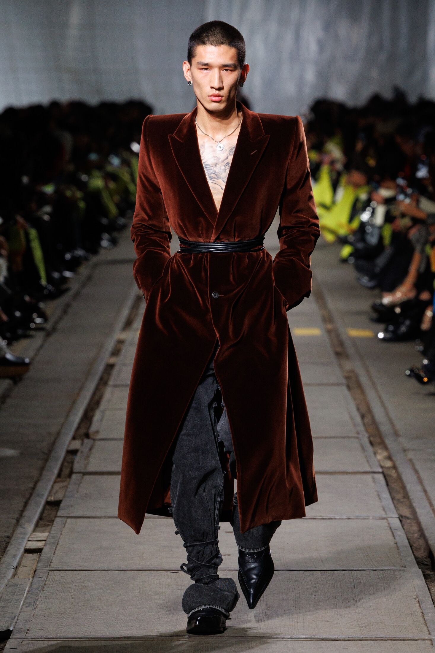 Page: Collection > AW24 Runway > Gallery > Look 30