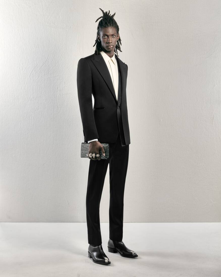 Page: Collection > PRE-AW23 MW > Looks > Grid > Look 12