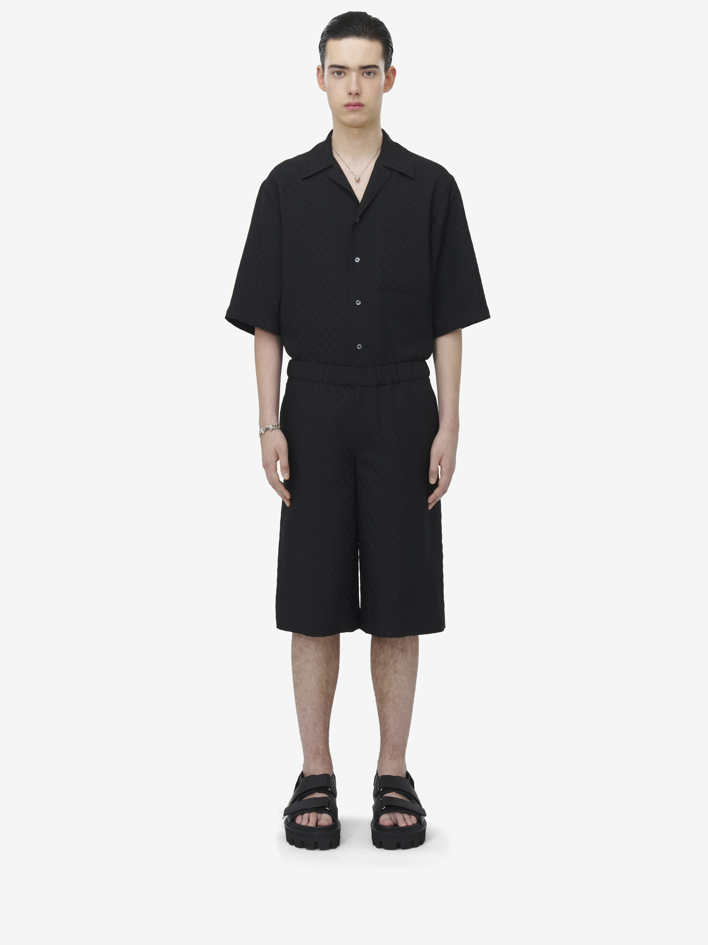 Alexander Mcqueen Men Skull Print Bermuda Shorts In Black