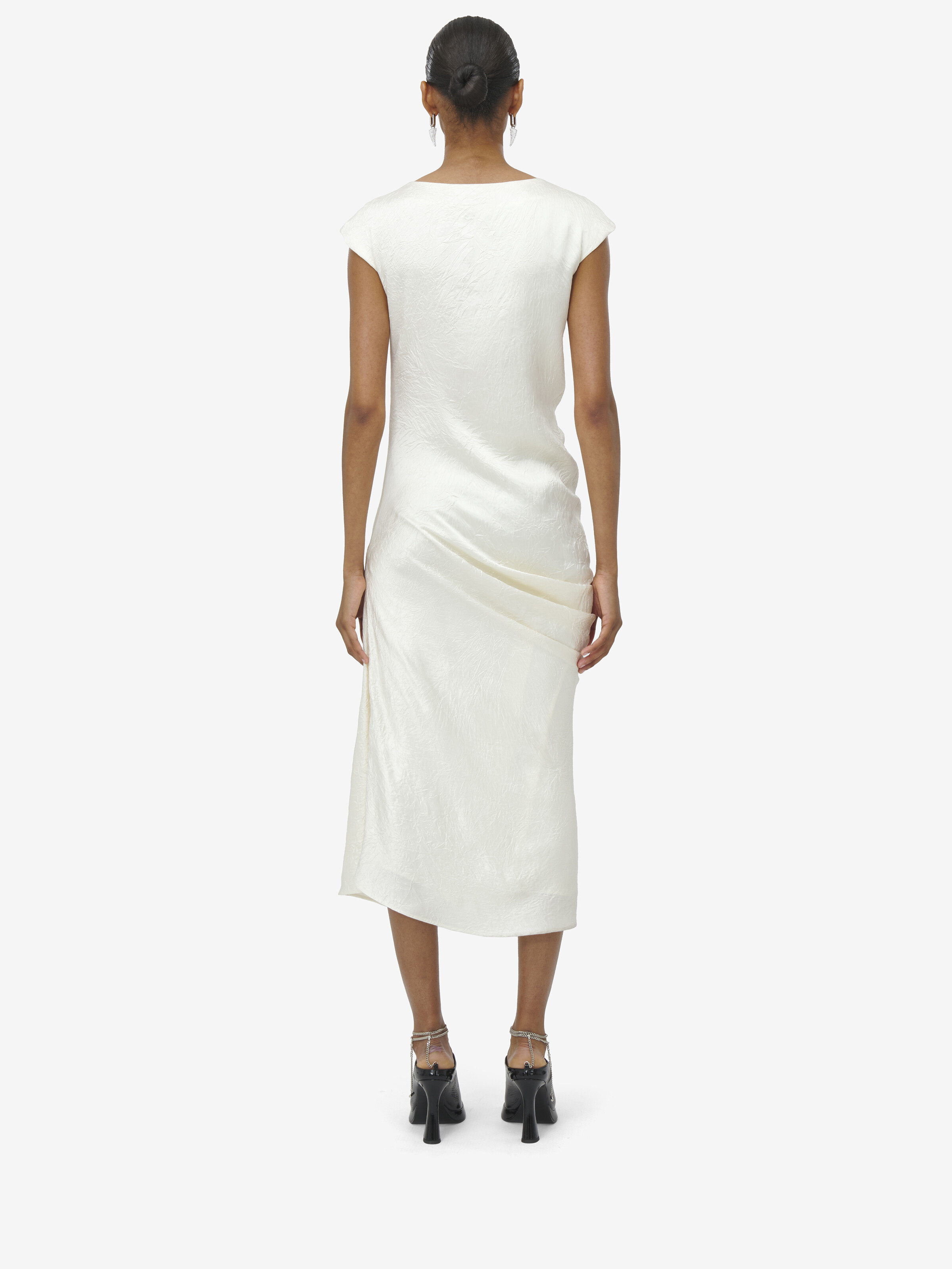 Robe drapée asymétrique