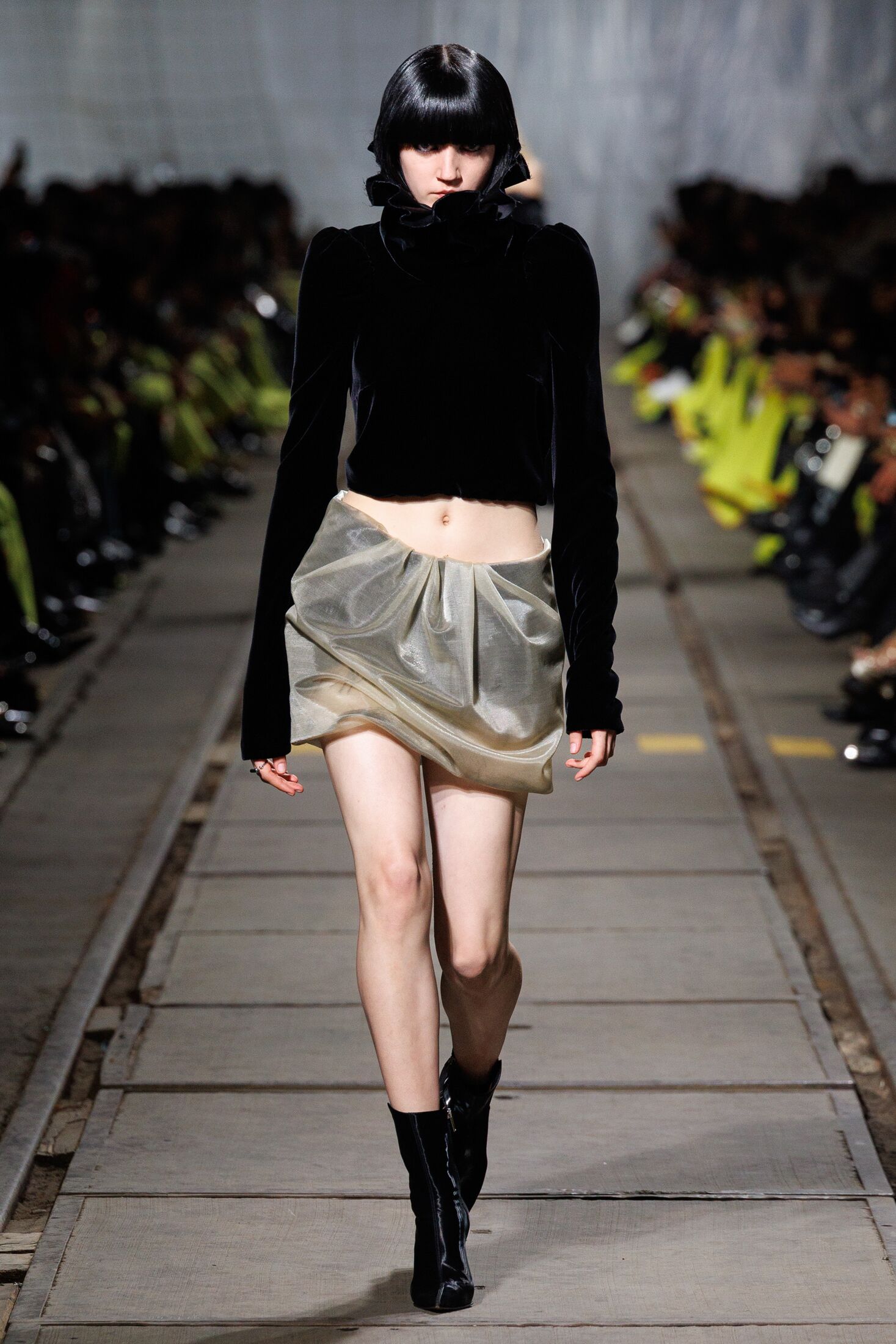Page: Collection > AW24 Runway > Gallery > Look 38