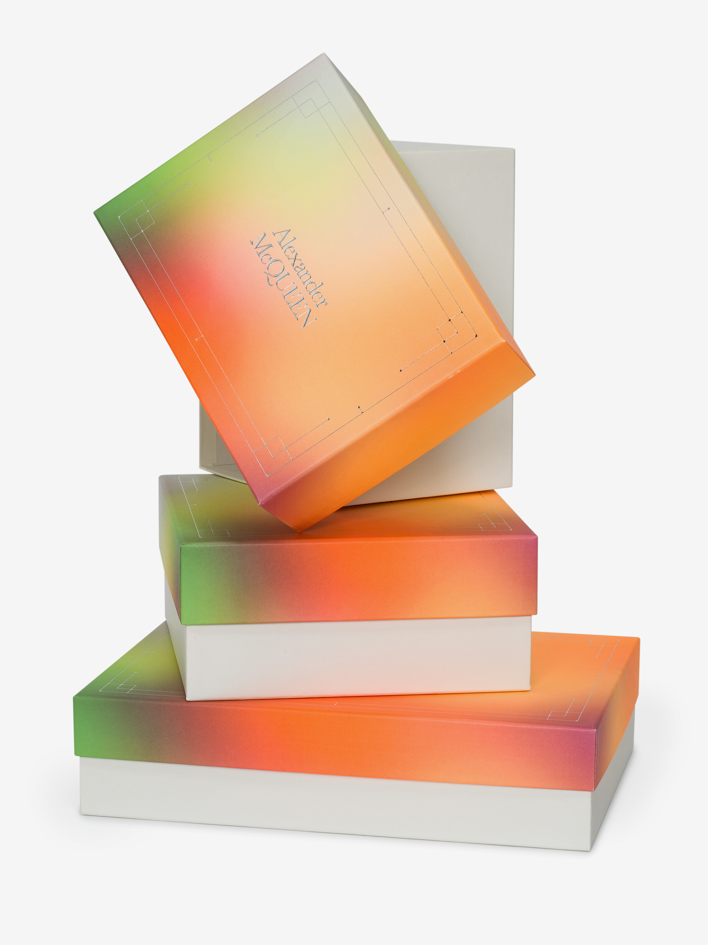 Clutch Knuckle da Donna in Bianco iridescente in 70% PMMA (Polimetilmetacrilato), 18% Resina fotopolimerica, 10% Ottone eco, 2% Swarovski | Alexander McQueen - image 5