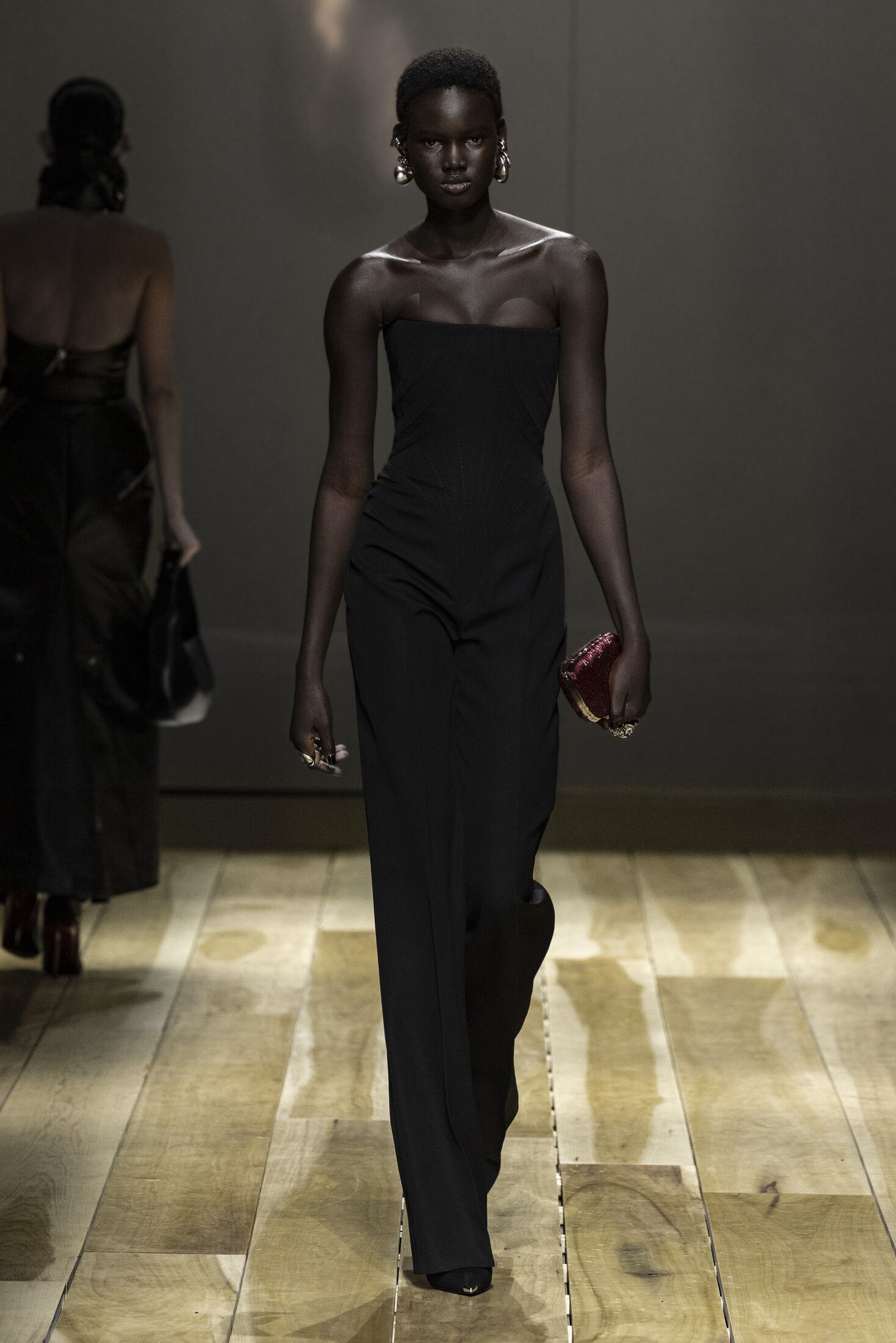 ALEXANDER MCQUEEN- ハウンドトゥース ミディスカート Autumn/Winter 2023 Show