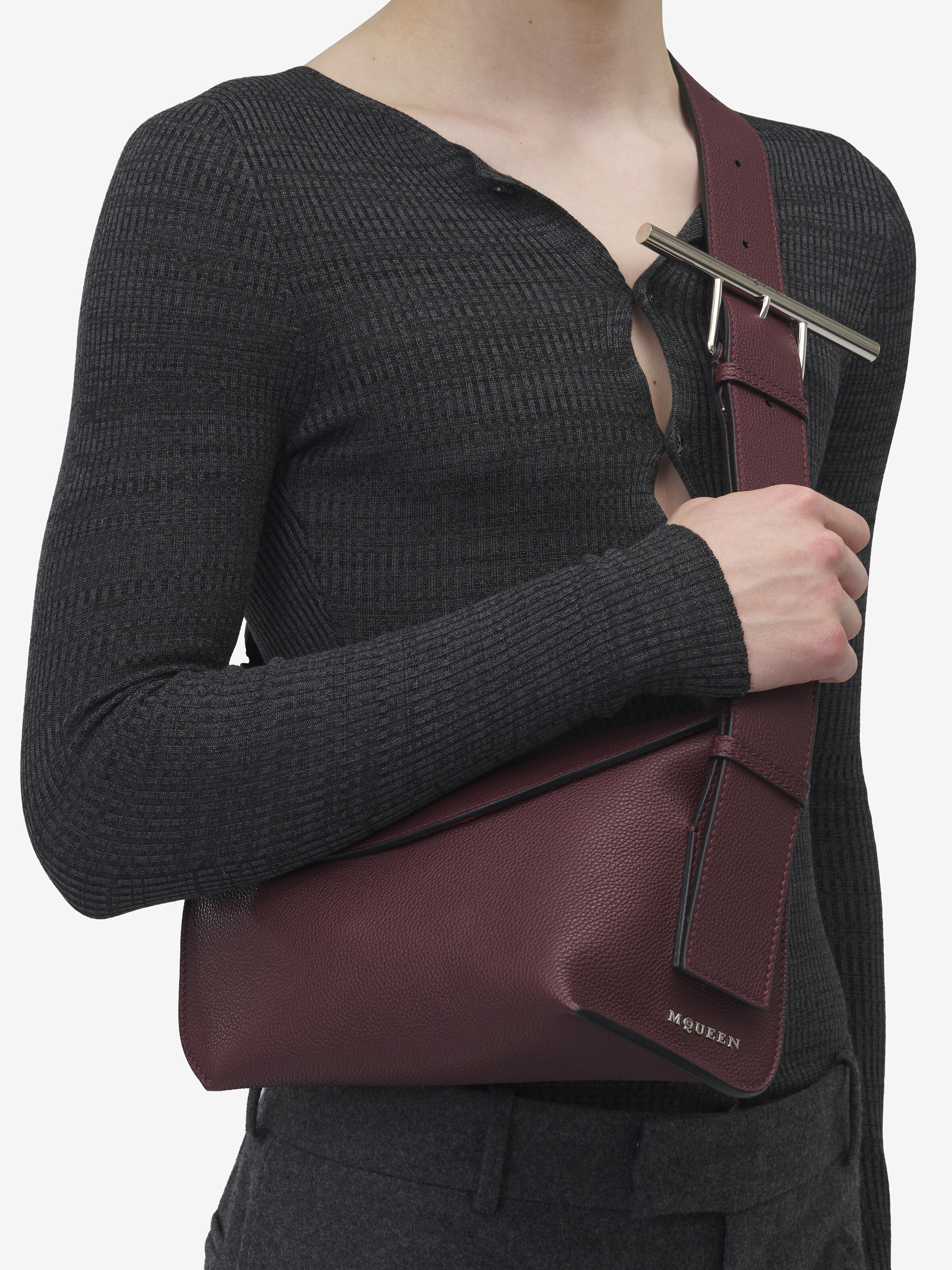 McQueen T-Bar Sling手袋 in 牛皮革 | Alexander McQueen - image 6