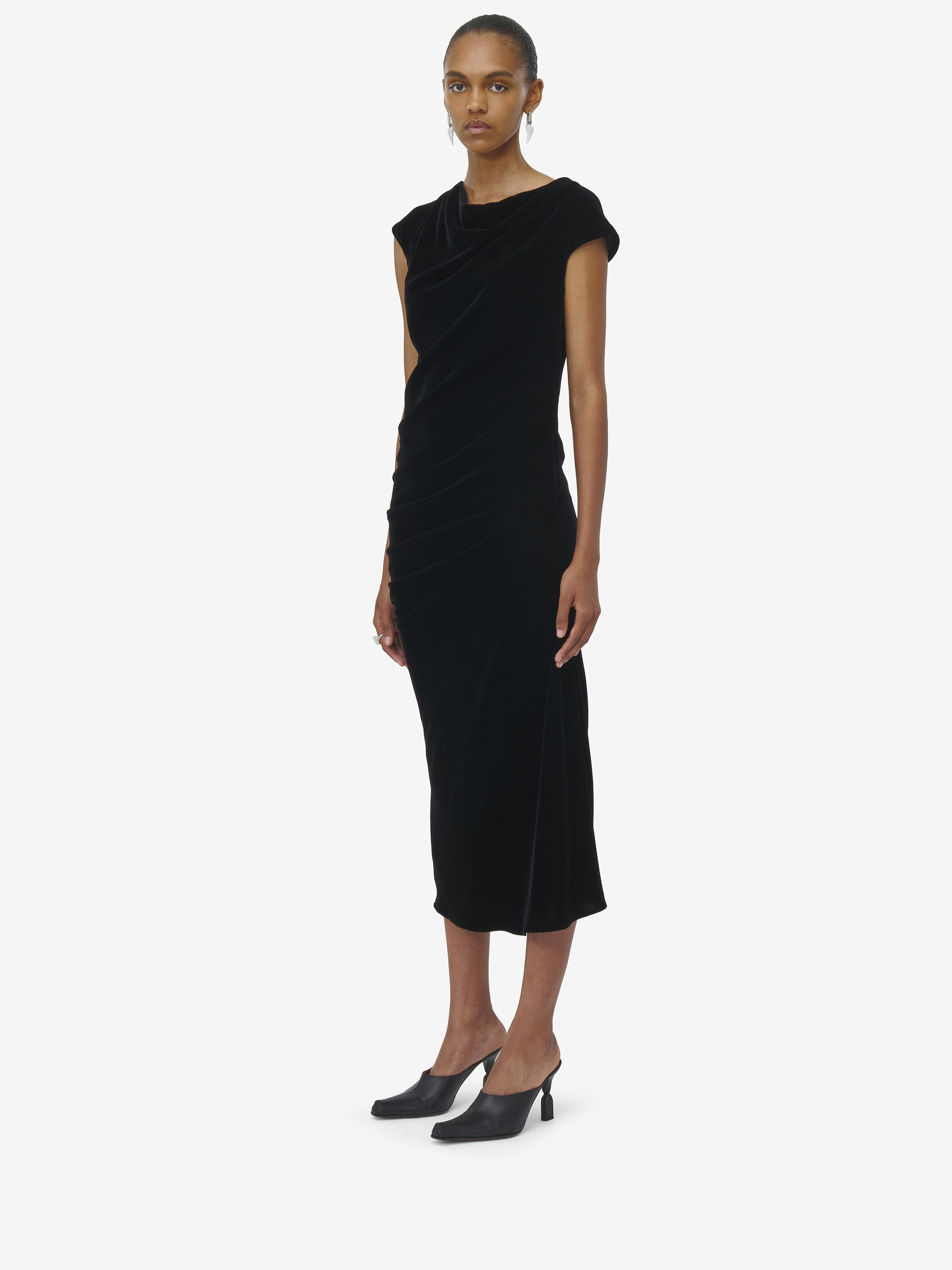 Abito asimmetrico drappeggiato