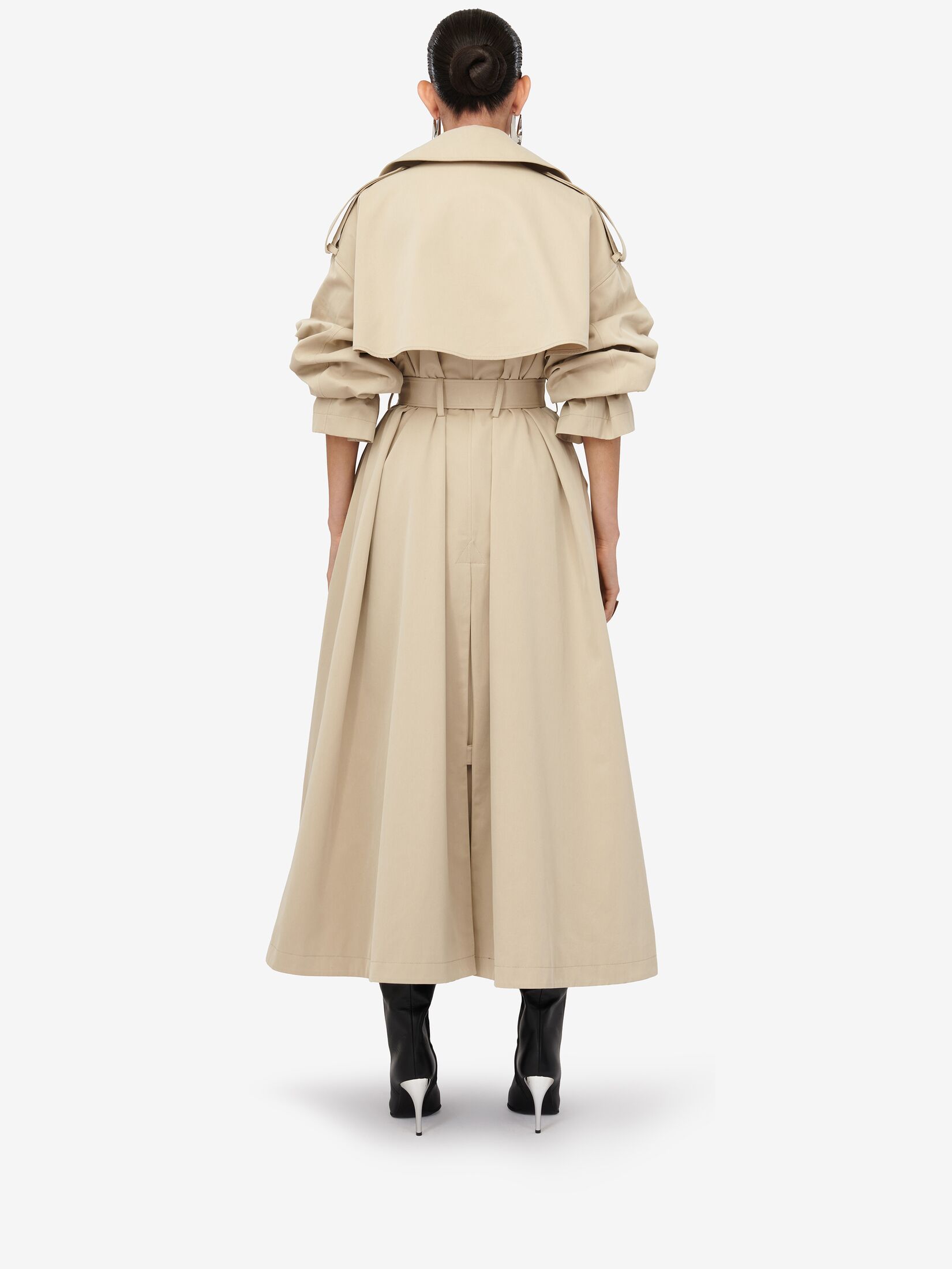 È il trench il capospalla più chic e virale di stagione! 123 Large 780878QFAAS2019 E