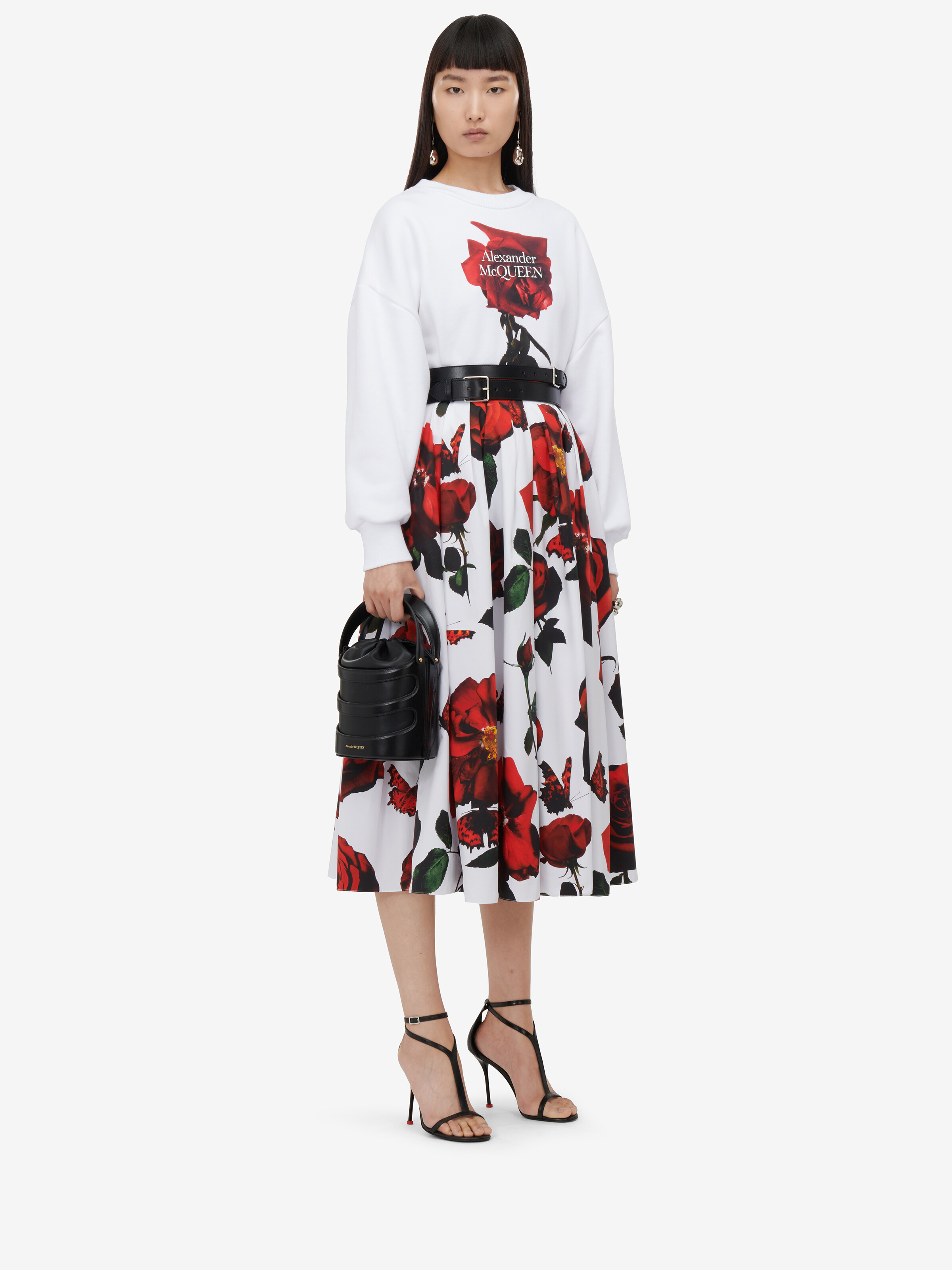 Women's The Rise Bucket in Black in Calf Leather | Alexander McQueen - image 2