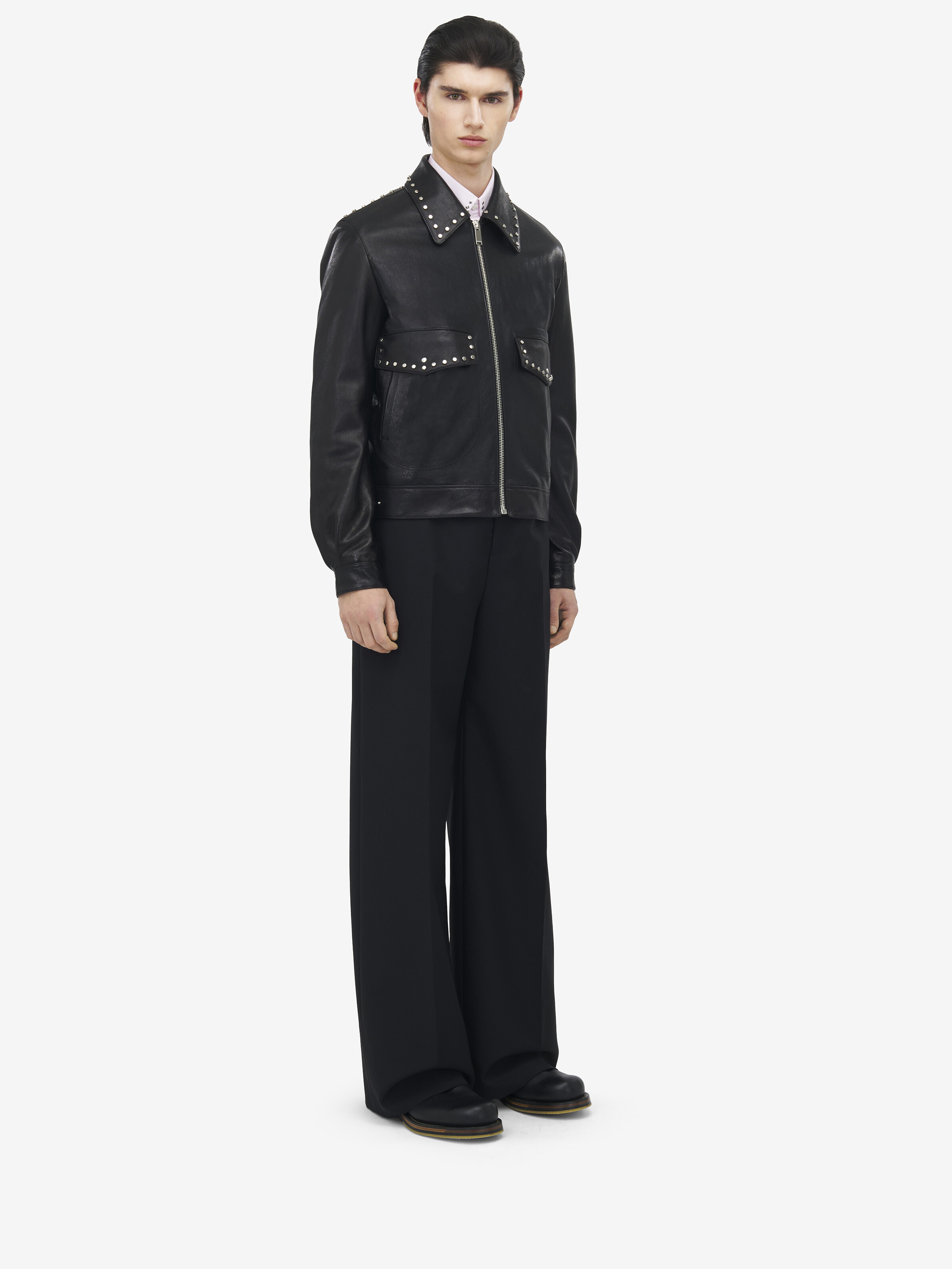 Blouson aviateur, en cuir clouté