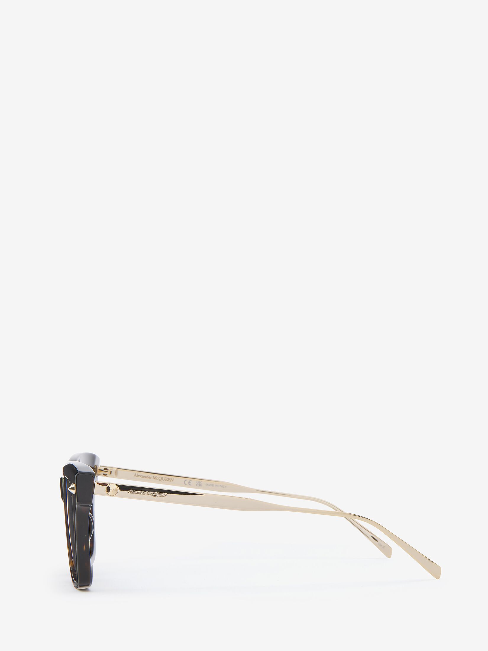 Weiche, quadratische Sonnenbrille mit Spike-Nieten