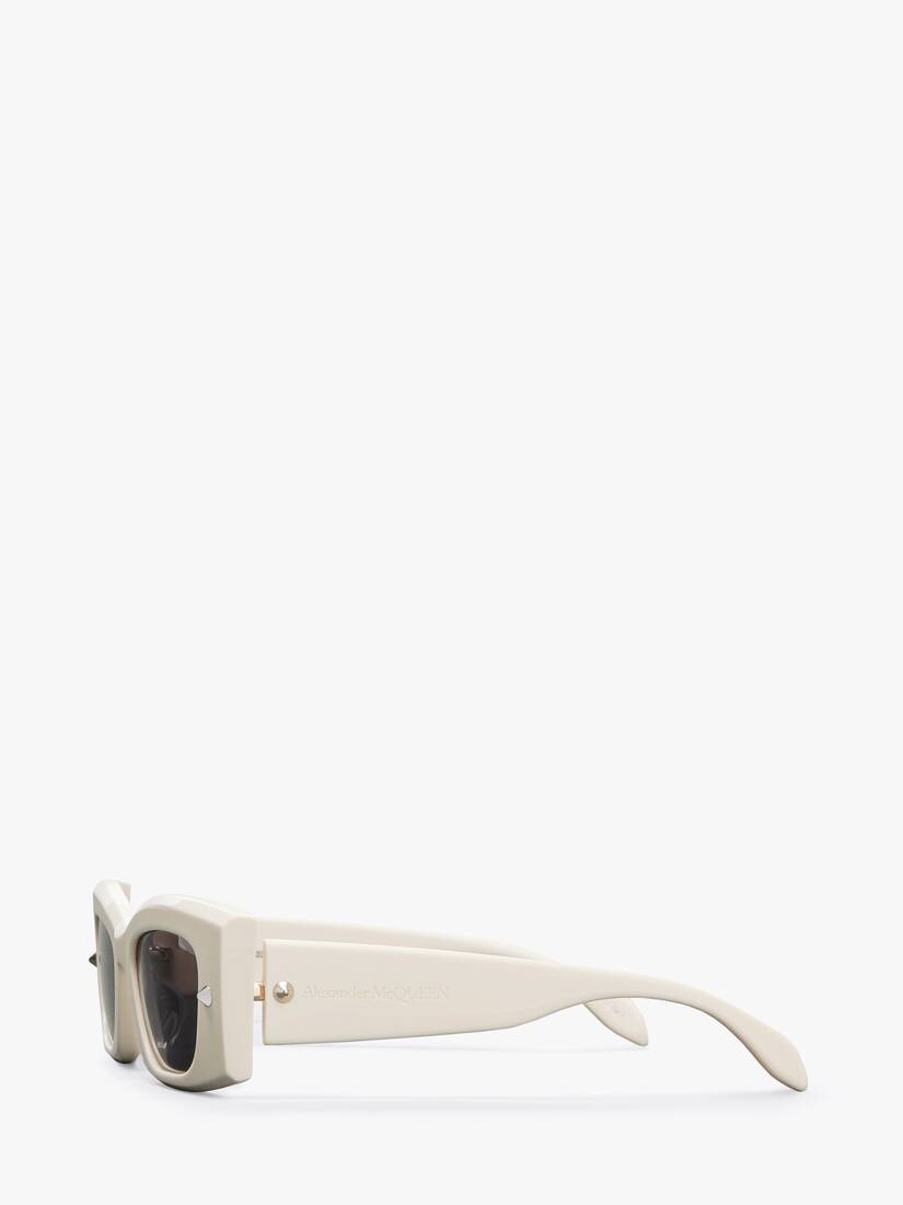 Rechteckige Sonnenbrille mit Spike-Studs