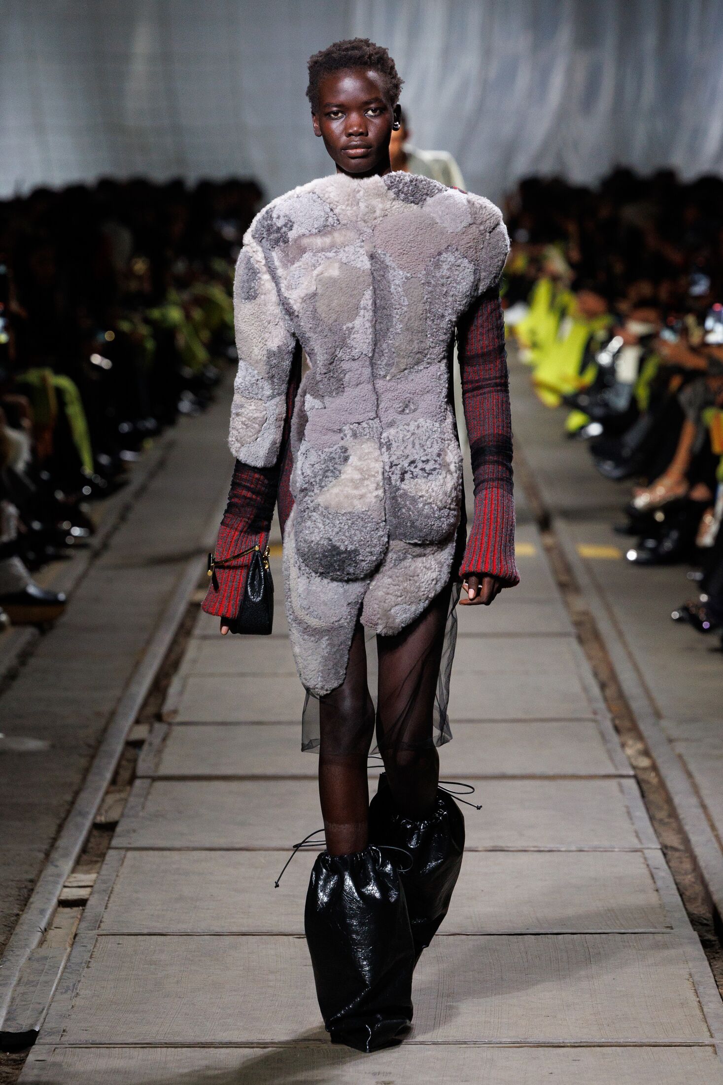 Page: Collection > AW24 Runway > Gallery > Look 35