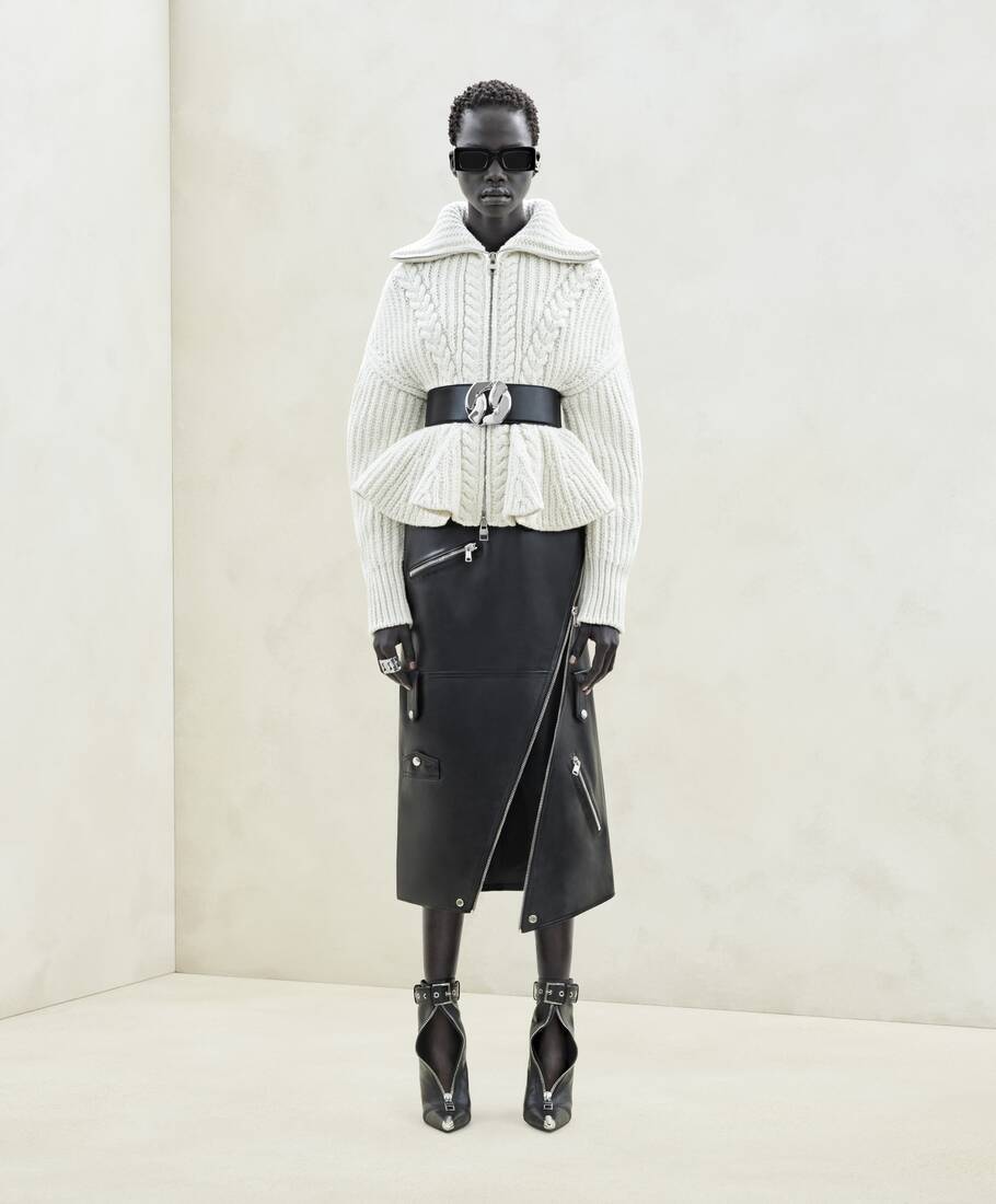 Page: Collection > AW23 > Looks > Grid > Look 15