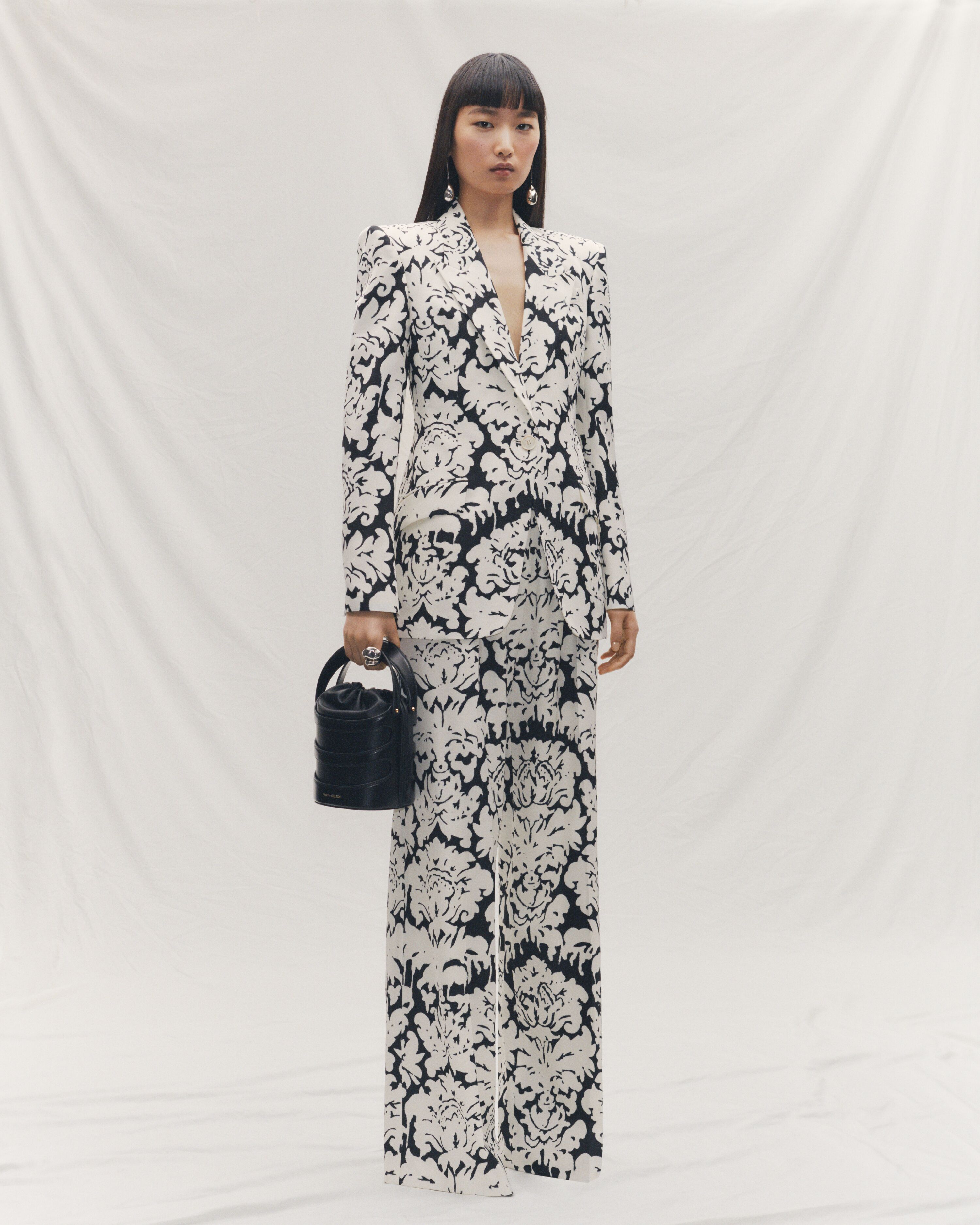 SS24 W Campaign Trousers Dripping Damask with Rise bucket bag