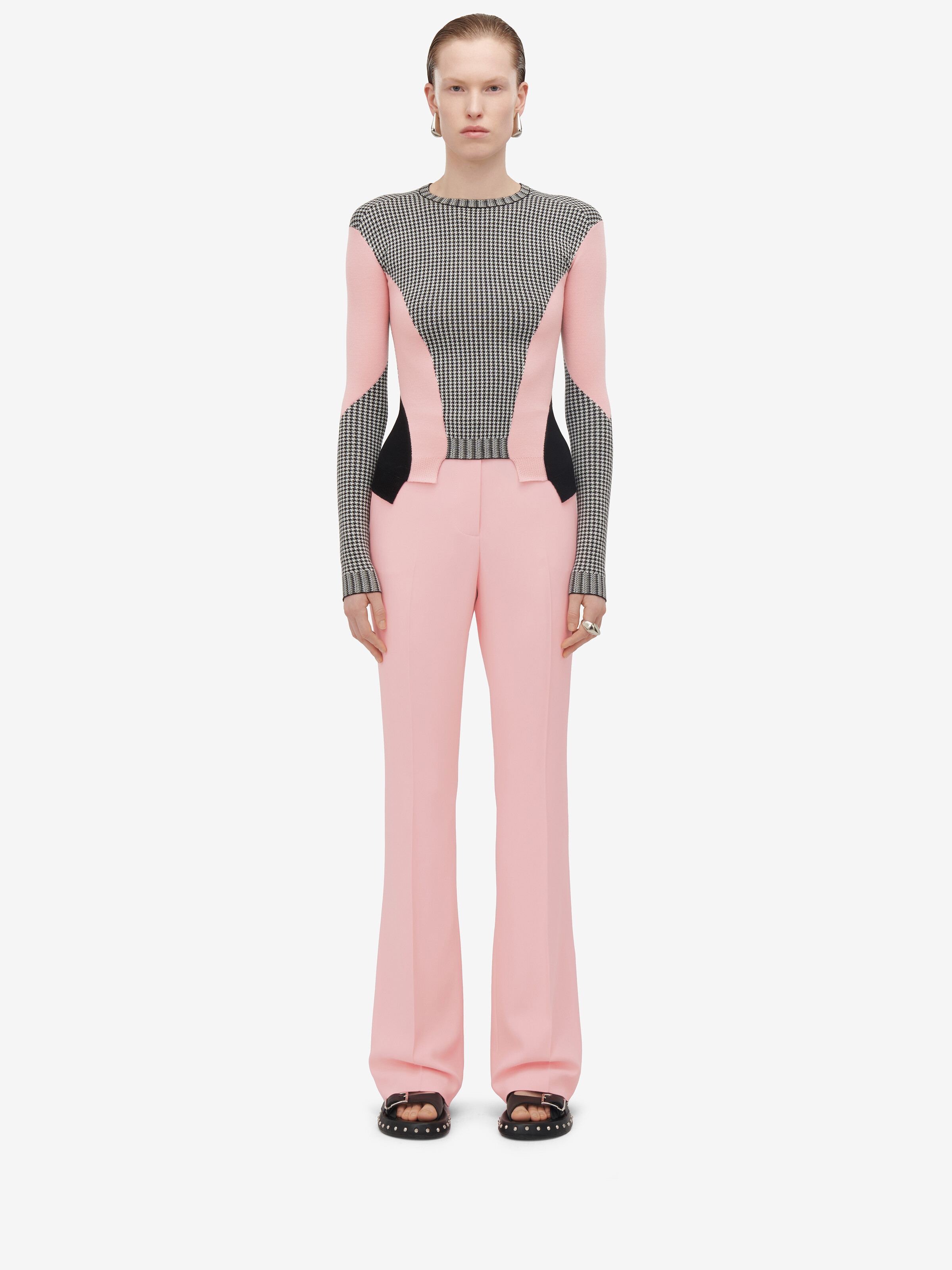 Women's Dogtooth Colour-Block Peplum Jumper in Black/White/Pink in 100% Wool | Alexander McQueen - image 3