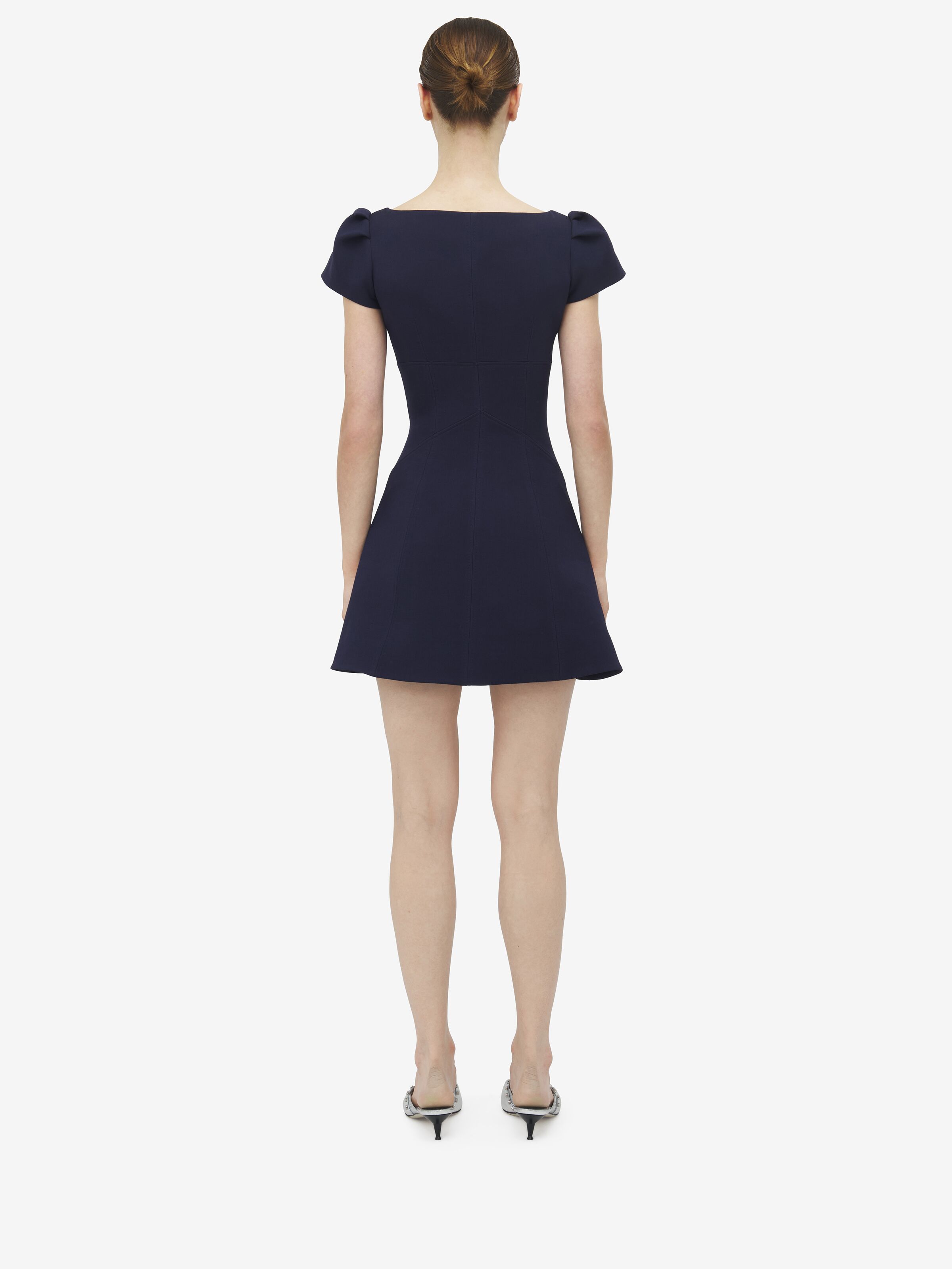 Robe courte, en laine et soie