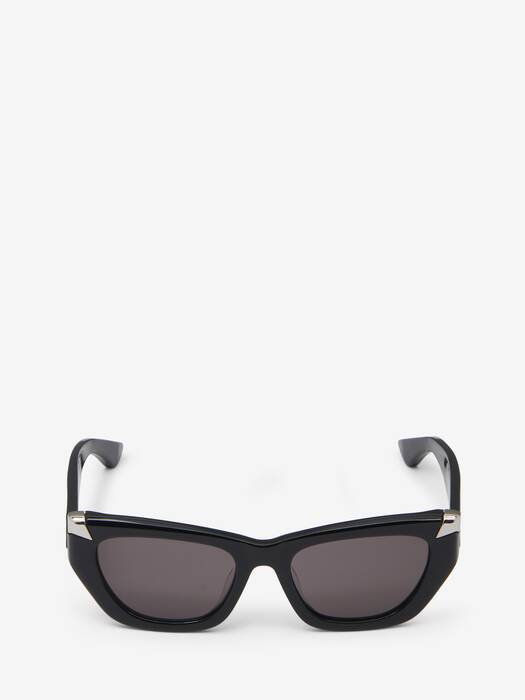 Punk Rivet Geometric Sunglasses in Black/Smoke | Alexander McQueen AT
