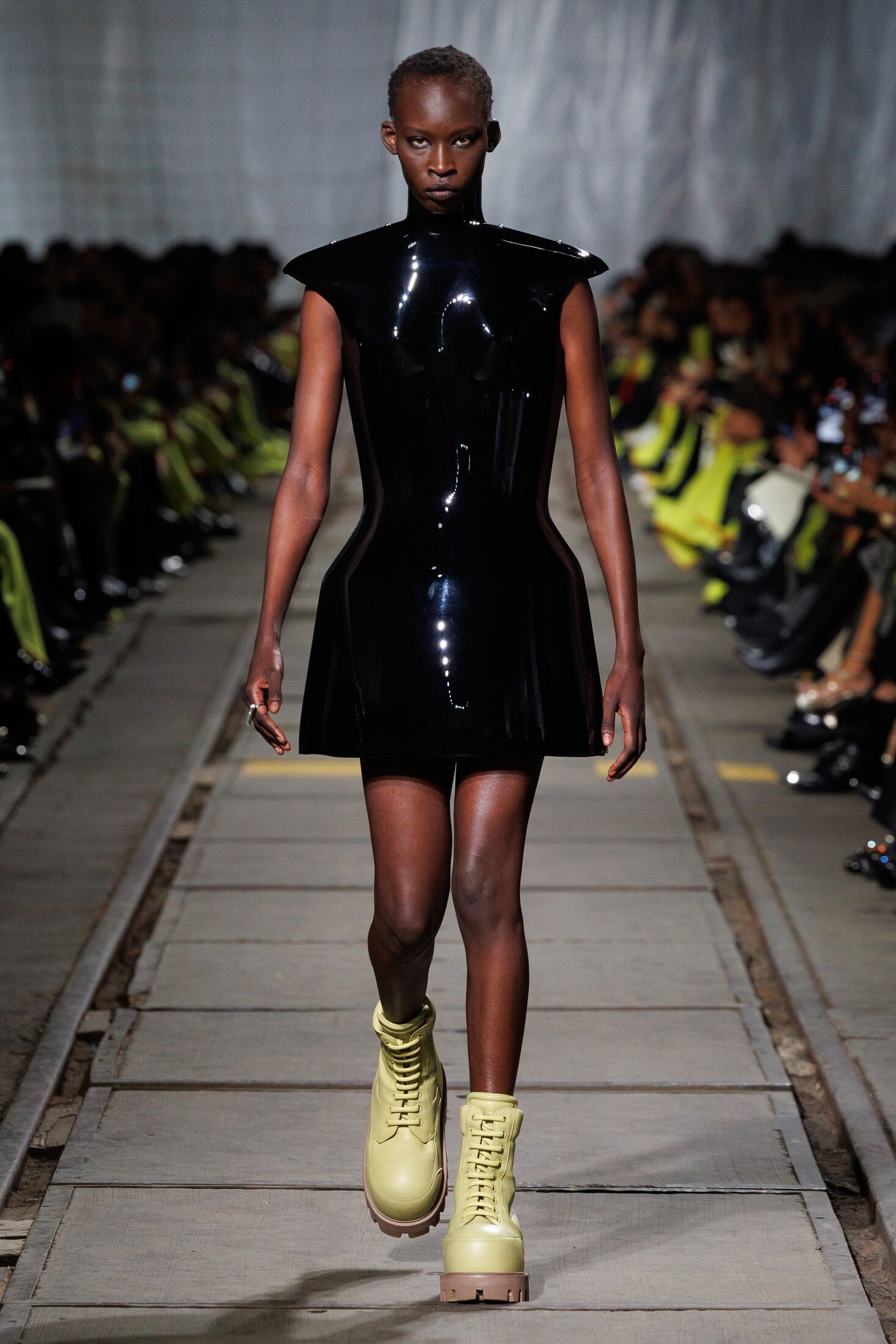 Page: Collection > AW24 Runway > Gallery > Look 51