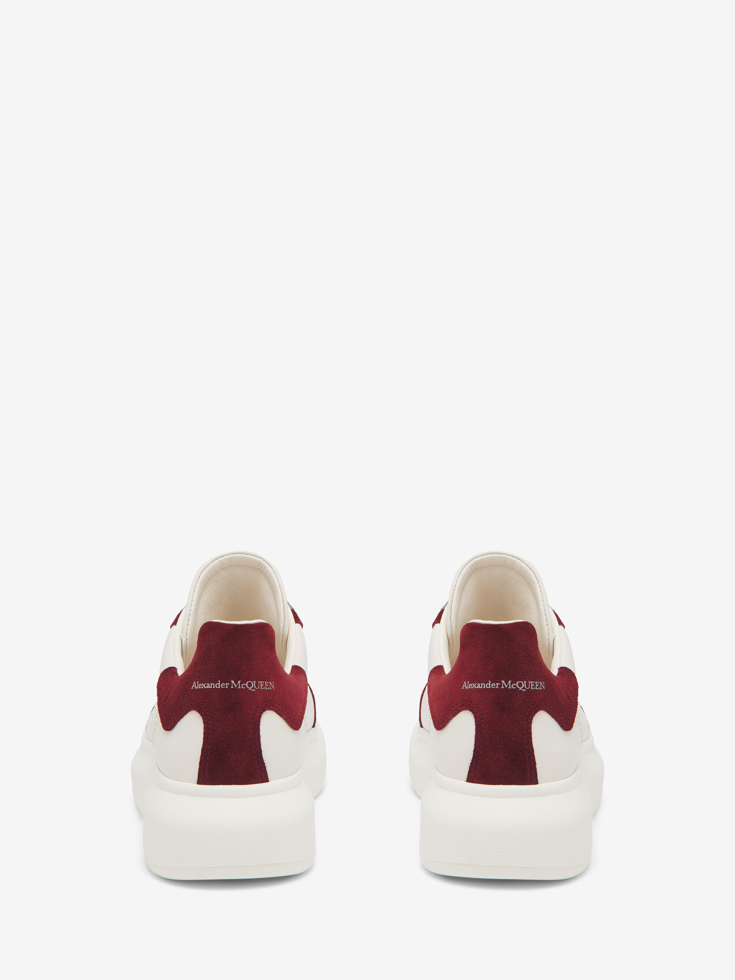 【Alexander McQueen】オーバーサイズ Retroスエードプラットフ Alexander McQueen オーバーサイズ スニーカー | ブラック
